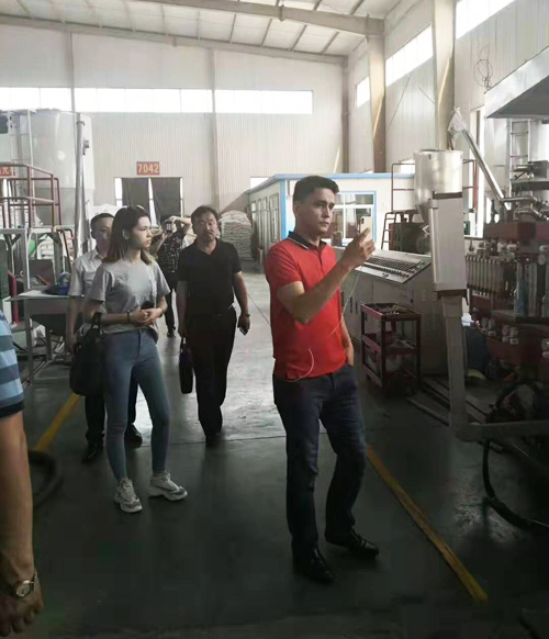 Warmly welcome plastic formwork distributor from Turkmenistan visit our factory
